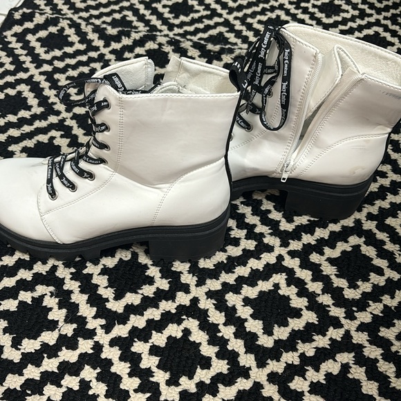 🤍Juicy couture white boots🤍 - Picture 5 of 8